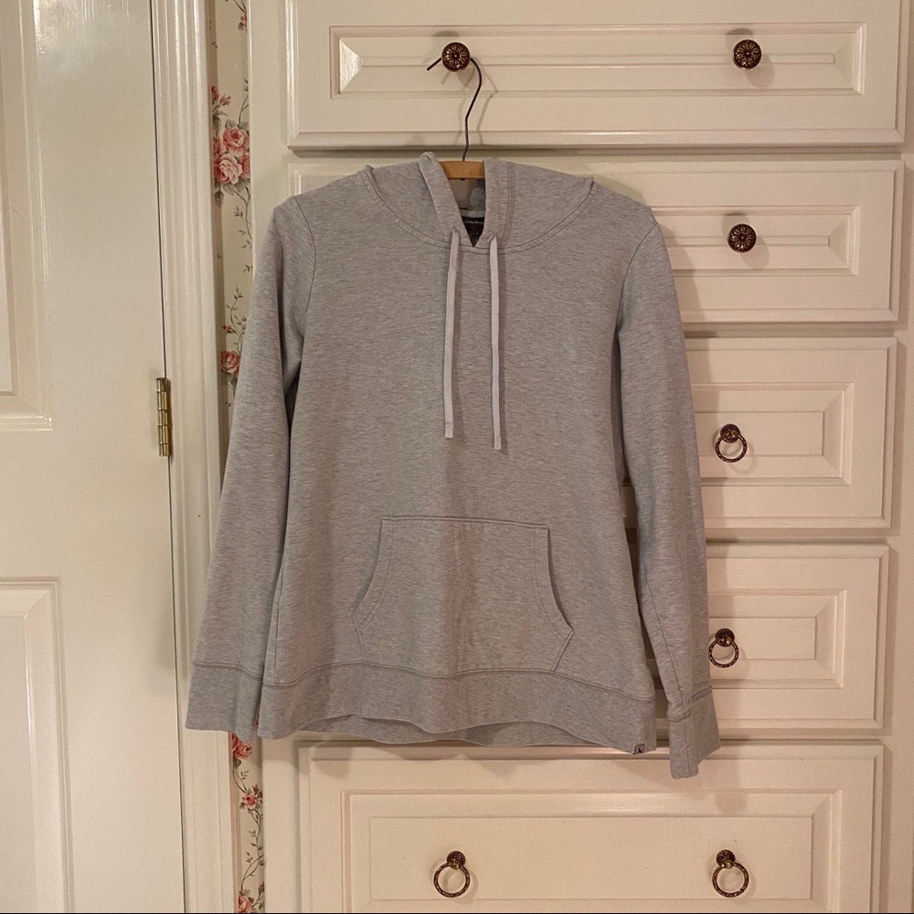 Grey sweatshirt